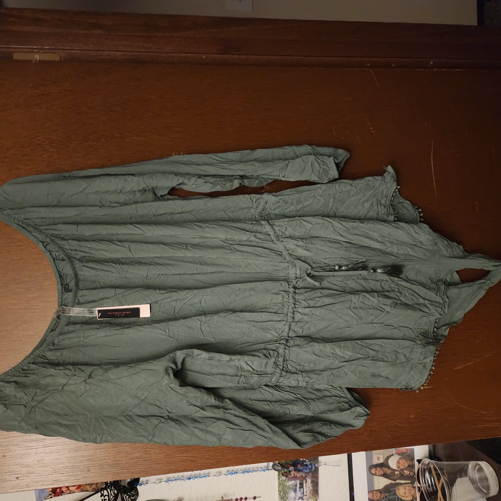 Women's Green Top